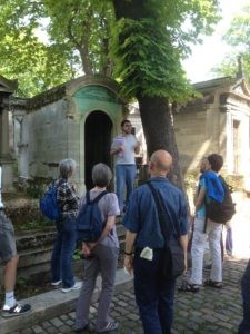 gay mystery tomb in Père Lachaise