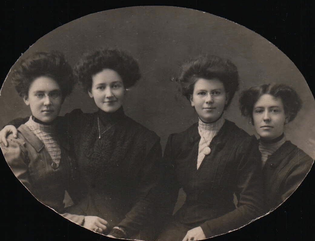 1040px x 796px - How My Grandmother's Photos Uncovered a Secret Lesbian Society - The Gay &  Lesbian Review